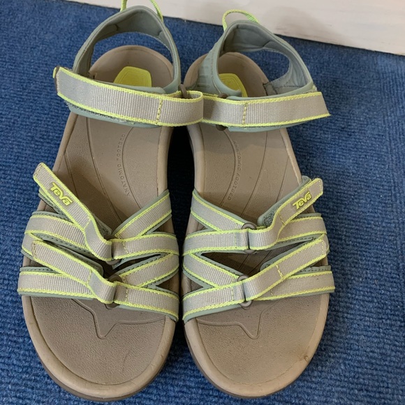grey tevas
